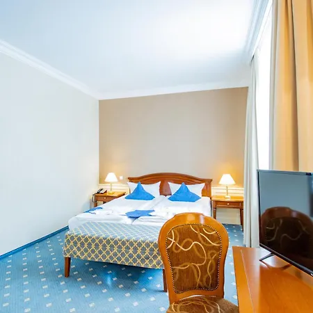 מלון Seehotel 4*